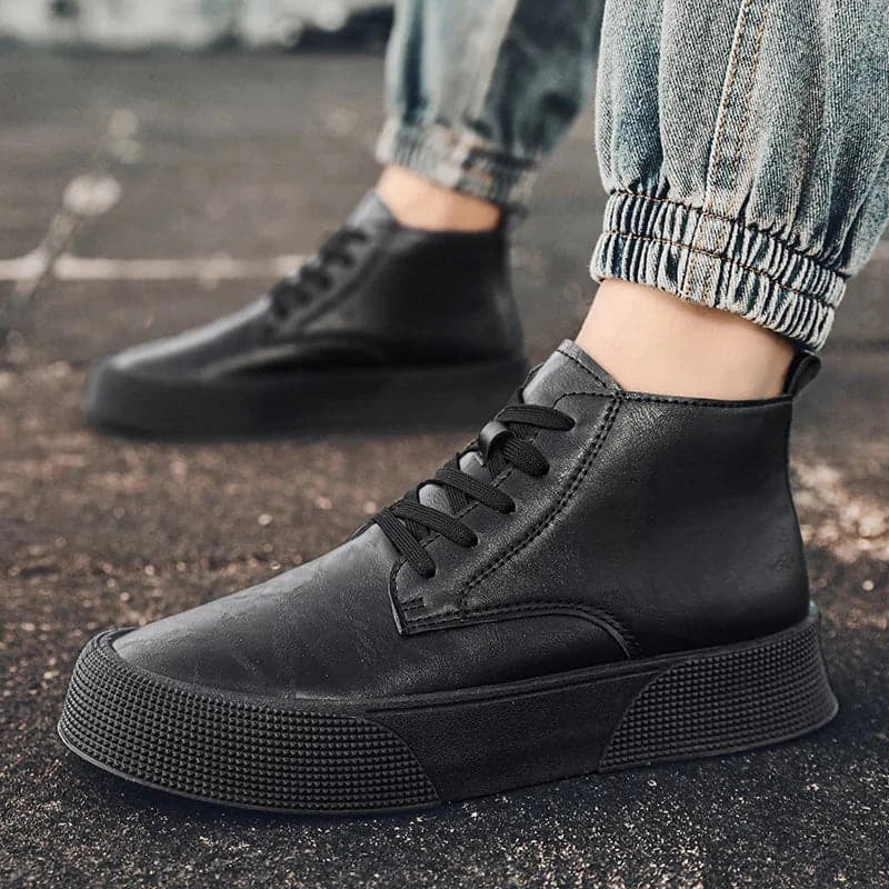 Men’s Lace-Up Clean Sneakers